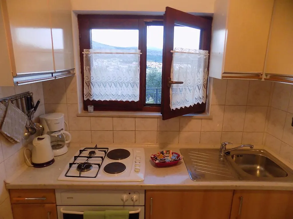 Apartmani Balan S Vanjskim Bazenom