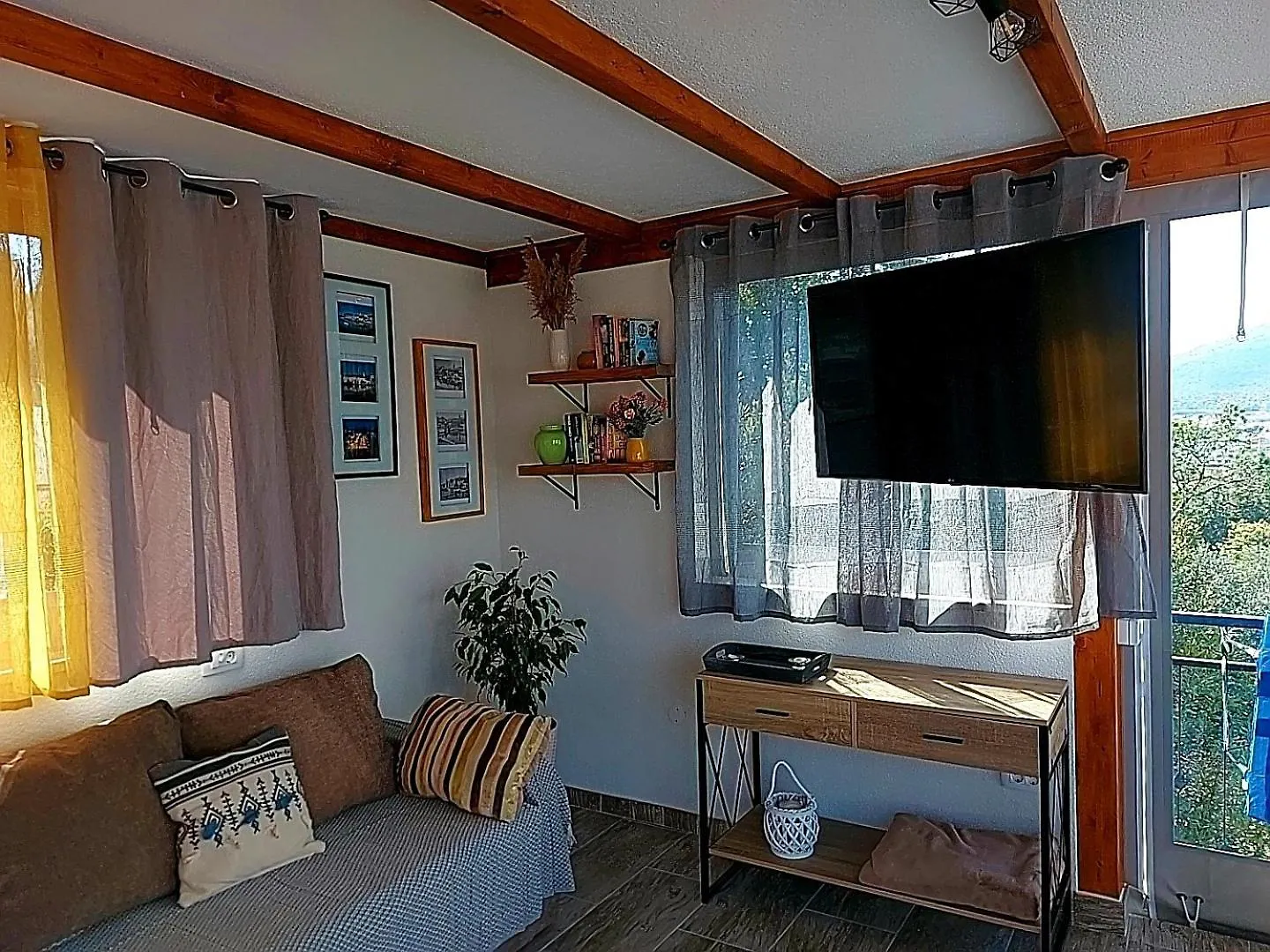 Apartment Apartmani Balan S Vanjskim Bazenom