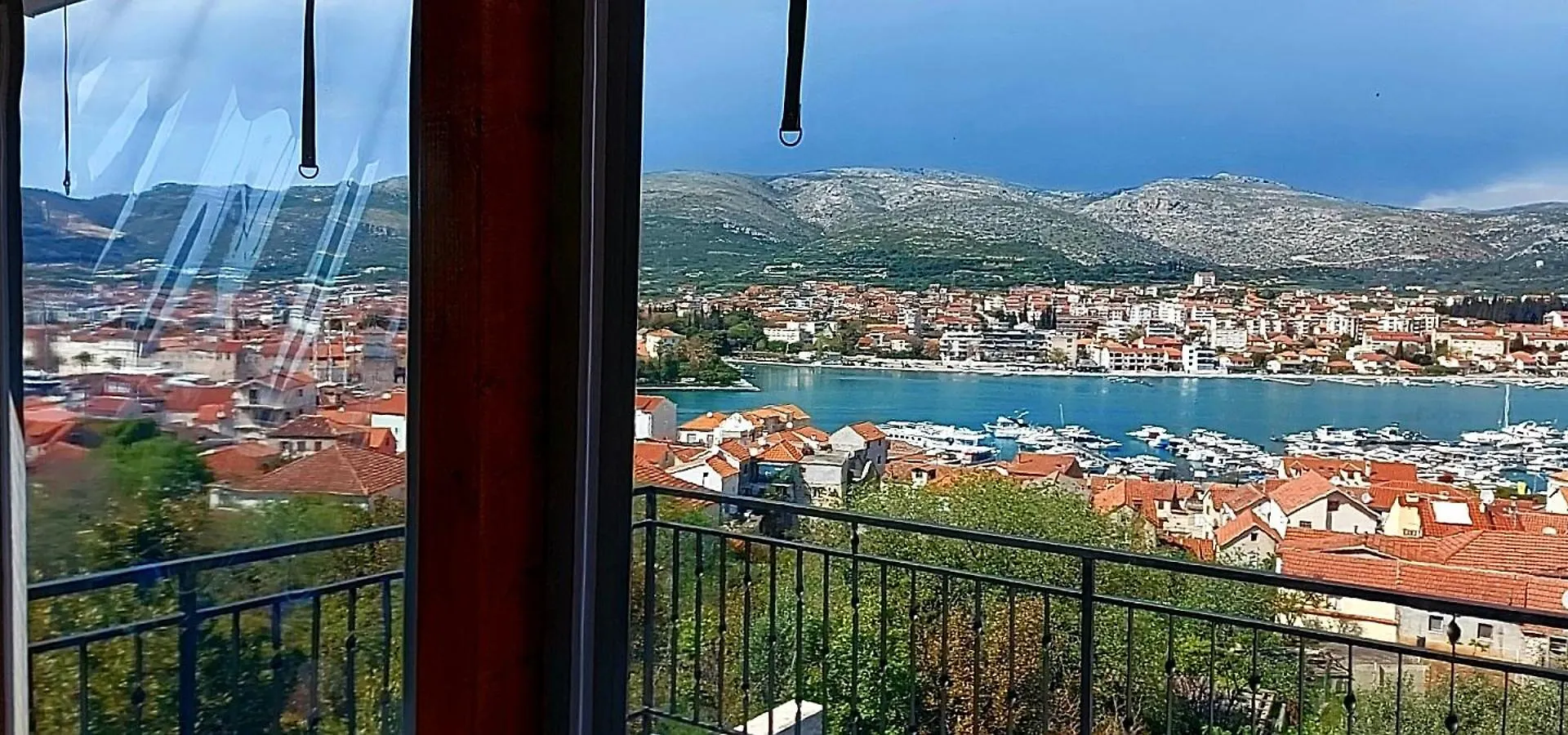 Apartmani Balan S Vanjskim Bazenom Apartment Trogir
