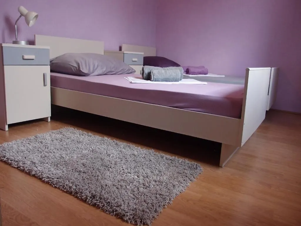 Apartmani Balan S Vanjskim Bazenom 0*, Trogir
