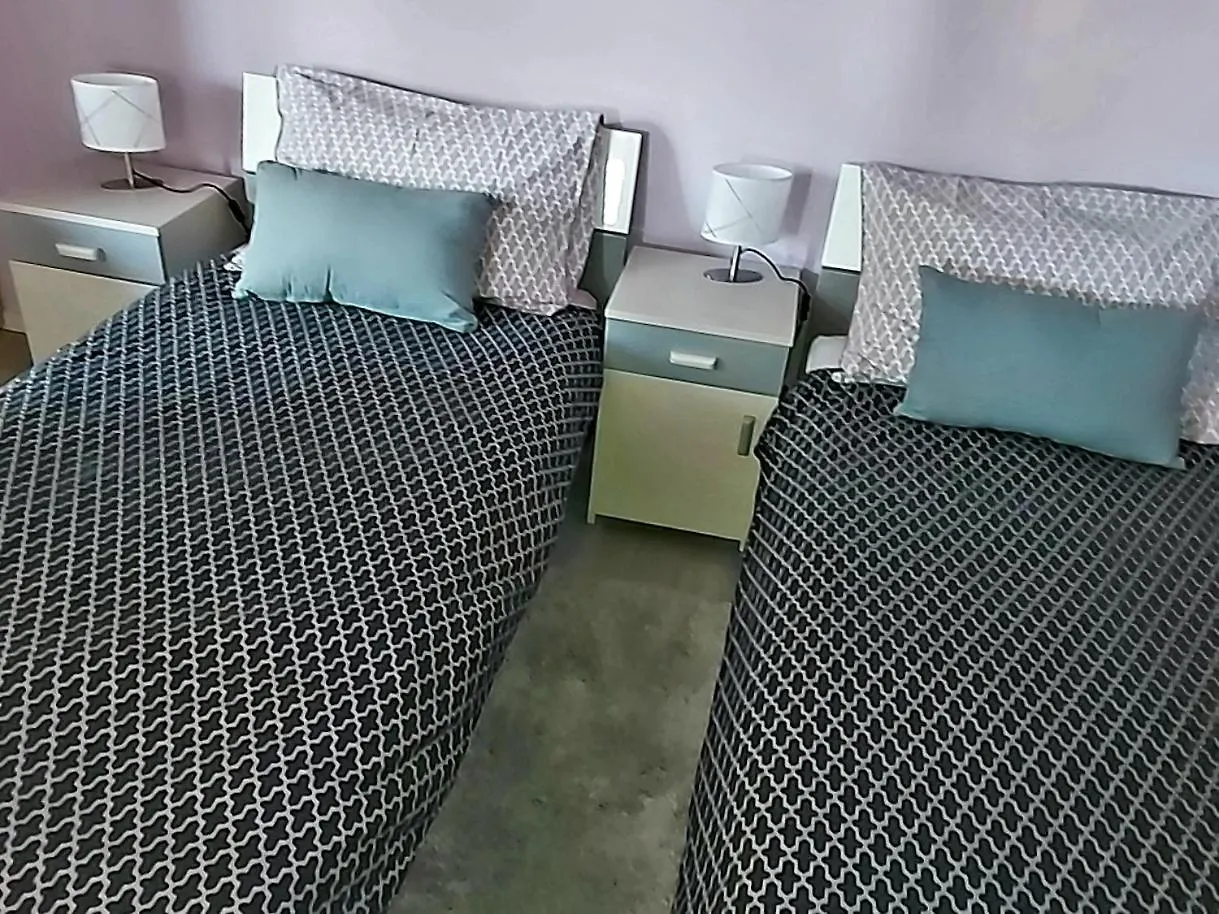 Apartmani Balan S Vanjskim Bazenom Traù 0*,