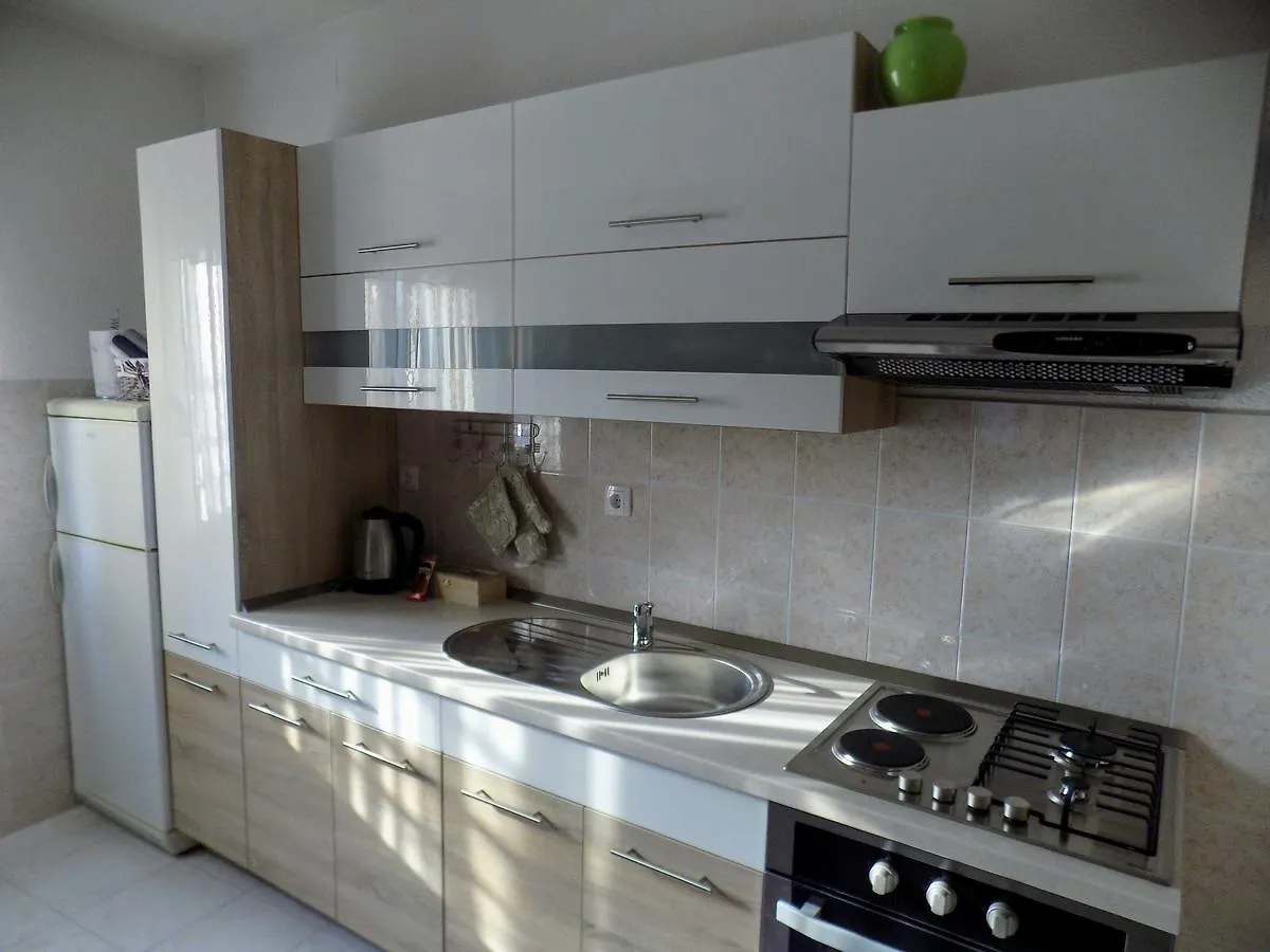 Appartamento Apartmani Balan S Vanjskim Bazenom Traù Croazia